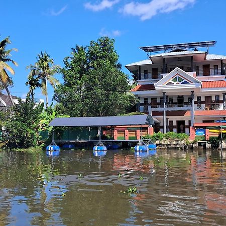 Mango Kerala Homes Kumarakom Exterior photo